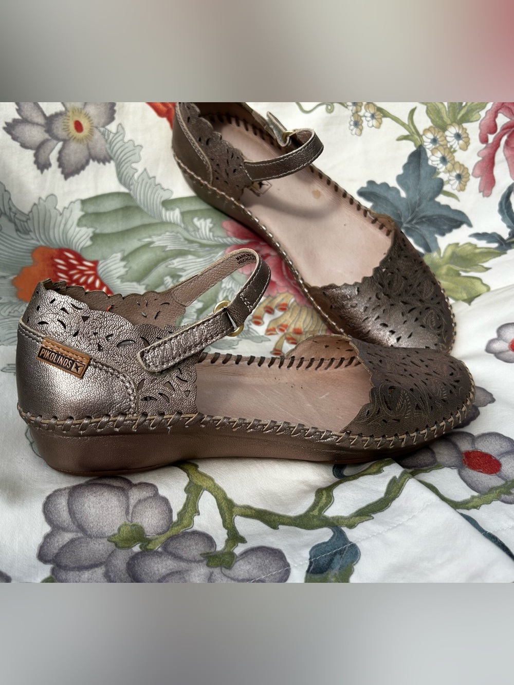 Pikolinos Light Gold Leather Low Wedge Shoe w Straps, Size 38, Size 7.5 to 8 - Picture 2 of 11